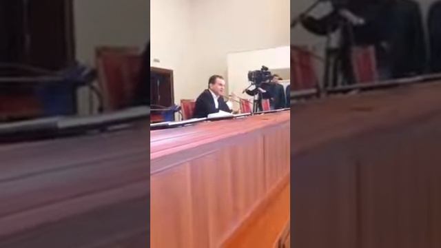Пенсионеры Кондратьеву оказались не по зубам смотреть онлайн