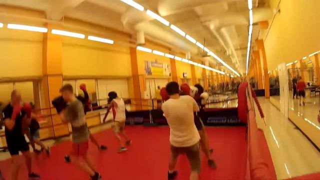 Копия видео "Бокс фитнес хаус , часть 3" смотреть онлайн