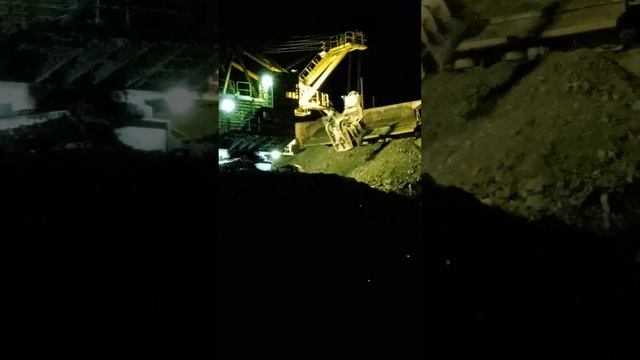 ЭКГ 8и , погрузка в белаз, планировка #выгрузка вагонов горный электровоз НП1 смотреть онлайн
