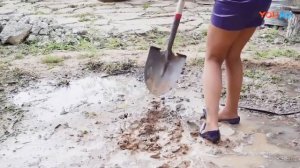 Китайские ножки на высоких каблуках за работой