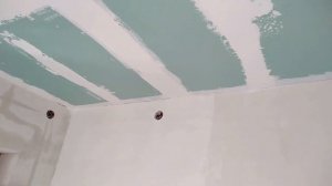Покраска потолка из гипсокартона. А надо ли шпаклевать гипсокартон? Ремонт на даче :)