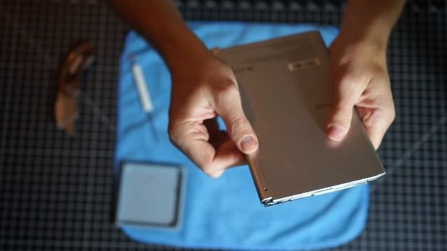 Sony PRS-950 back cover removal смотреть онлайн