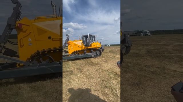 Бульдозер D12 ДСТ-УРАЛ на Дне Липецкого поля. Часть 1 смотреть онлайн