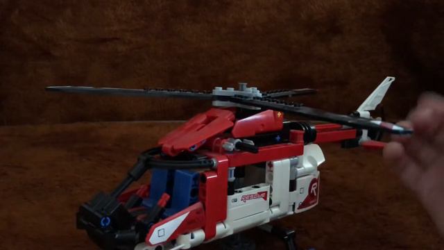 Спасательный вертолёт из Лего Техник обзор