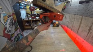 Полезная самоделка для пилы из обрезков