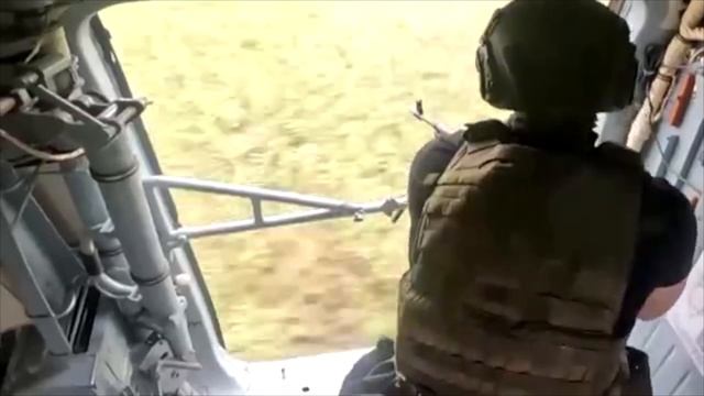 Боевая работа Ми-28 и Ми-8 с группой огневой поддержки - OiN Одни из Нас .mp4 смотреть онлайн