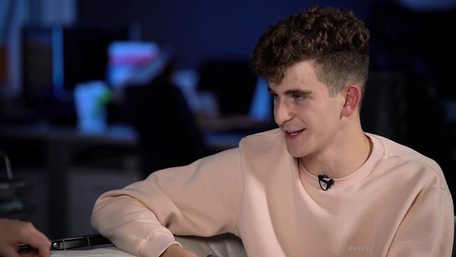 АРТУР БАБИЧ О МАТЕРИ, ТИКТОКЕРАХ-ГЕЯХ И АНЕ ПОКРОВ смотреть онлайн