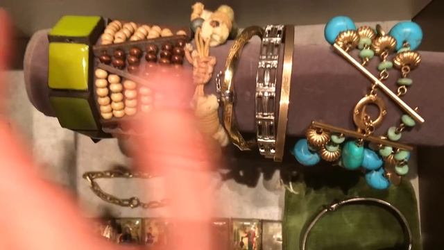 210. Как я храню украшения? Секретная комната) смотреть онлайн