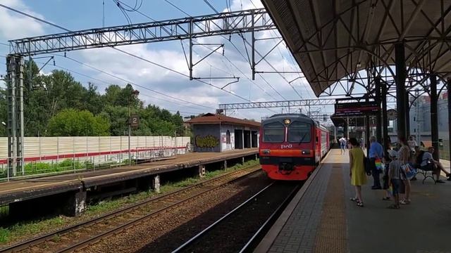 Прибытие электрички в Кучино. 19 июля 2021 смотреть онлайн