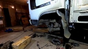 Ниссан Атлас/Nissan Atlas РЕМОНТ часть2  (машина для рыбалки, охоты и тайги)