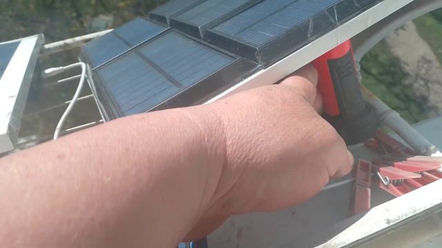 потужна 3-Х сонячних панелей на германієвих діодах та на діодах Шотке ПРОТОТИП-7-8-10-NT USB 3A 6V смотреть онлайн