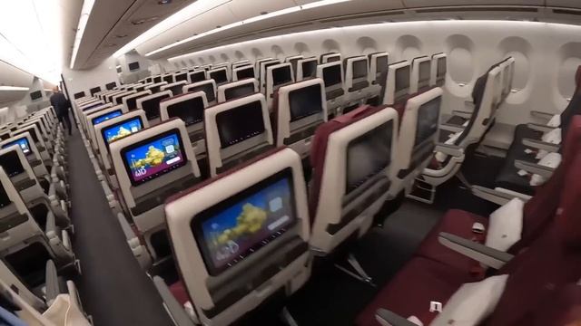 Qatar Airways A350-1000 Cockpit, Cabin & Airframe Full Visit | Dubai Airshow 2023 смотреть онлайн
