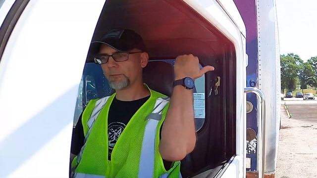Volvo Trucks – Episode 3: Flying high now смотреть онлайн