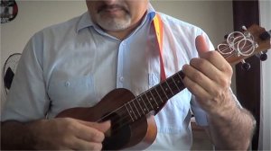 В укулелошную! Самый маленький испанец