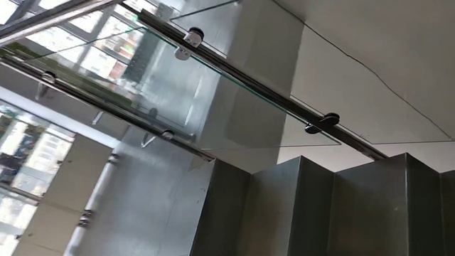 Ограждения из нержавеющей стали с стеклом триплекс . смотреть онлайн