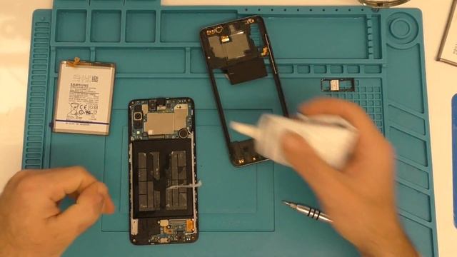 Samsung A70 Akku Battery Remplacement. Самсунг А70 Аккумуляторa Батареи. смотреть онлайн