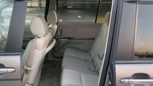 Toyota ISIS| Toyota ISIS Interior and Exterior Review. смотреть онлайн