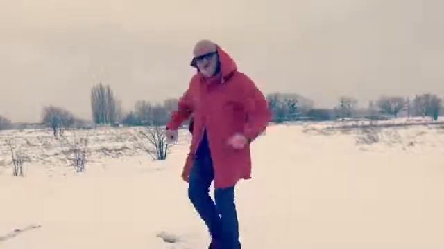 Танец снежинки (Проиграл спор - танцую) #Виталиквпопешарик смотреть онлайн