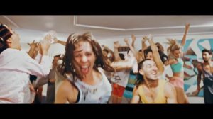 Luan Santana - Acordando o Prédio (Videoclipe Oficial)