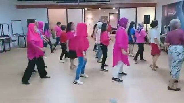 ZOE C'EST LA VIE - COREOGRAPHER DUD FERY ULD KOTA JOGJA-DEMO KOPING JOGTRON DANCE смотреть онлайн