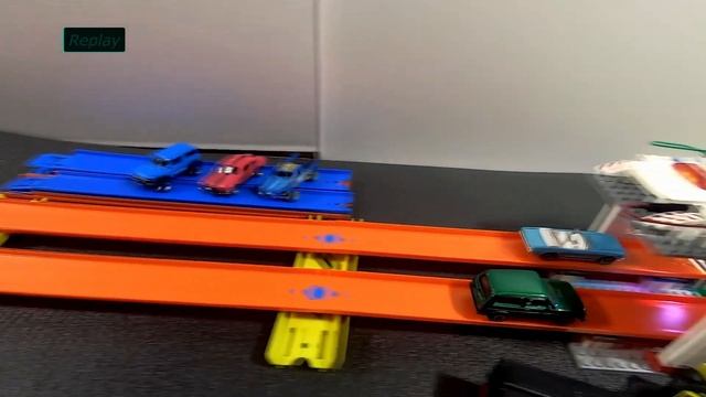 Ford 32 vs Audi RS5 ||| Ford Mustang vs Lada 4x4 смотреть онлайн