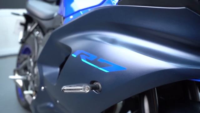 Riding The New 2024 Kawasaki ZX-4RR: Super Revvy Fun! смотреть онлайн