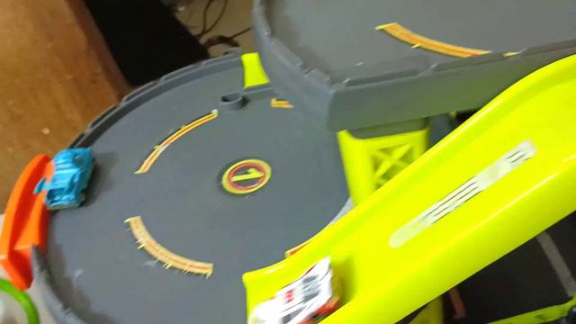 Disney Pixar Cars : Lightning Mcqueen, Cruz, Mater, Hudson, Axlerod, Finn, Frank, Guido, Mack, Guid смотреть онлайн