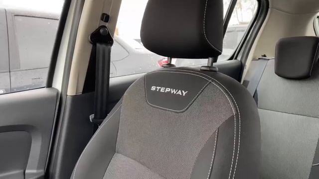 Renault Sandero Stepway смотреть онлайн