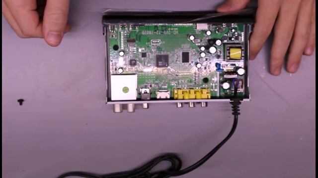 Обзор и дамп эфирного цифрового приемника Lumax DVT2-41102HD смотреть онлайн