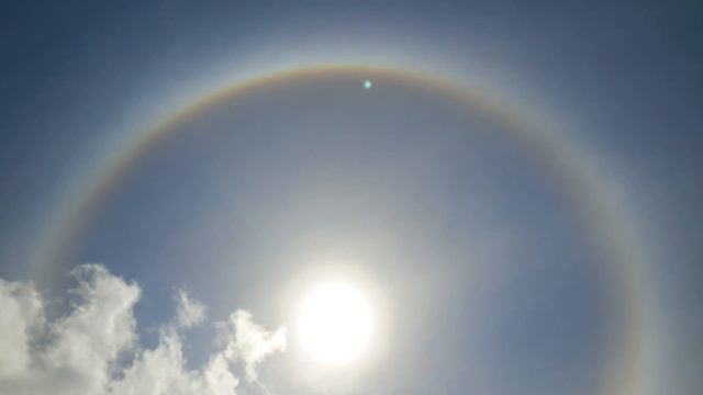 Удивительная круглая радуга на солнце без дождя смотреть онлайн