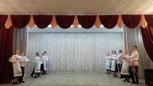 образцовый танцевальный ансамбль "Зальвяначка". фольклорный танец "Грабовская кадриль". смотреть онлайн