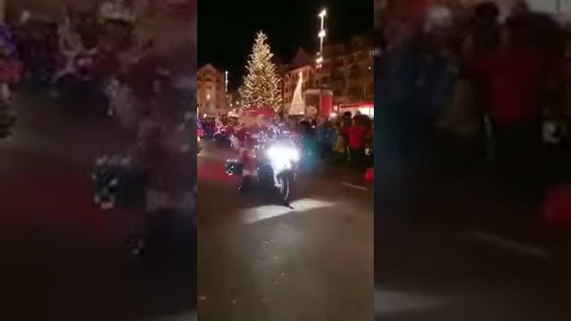 Команда Дедов Морозов байкеров развозит подарки!!!! смотреть онлайн