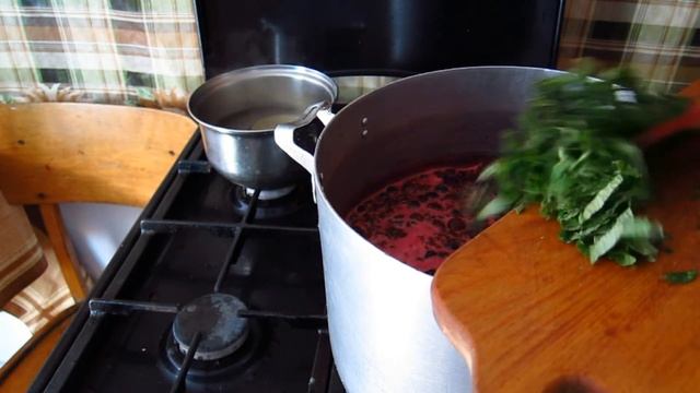 ВАРЕНЬЕ ИЗ КЛУБНИКИ И МАЛИНОВОЕ С ЕЖЕВИКОЙ (BAKERY AND RASPBERRY BAKERY WITH BLACKBERRY) смотреть онлайн