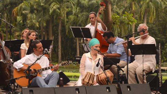 Sat Siri Akaal - Renato Motha e Patricia Lobato смотреть онлайн