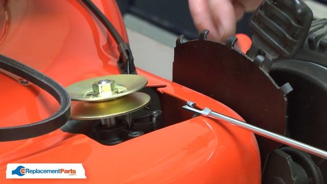 Husqvarna Lawn Mower Repair - Replacing the Transmission Spring (Husqvarna Part # 532406558) смотреть онлайн
