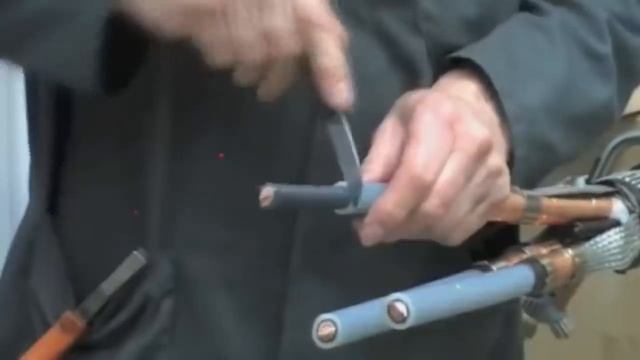 LARGE CABLE CONNECTION смотреть онлайн