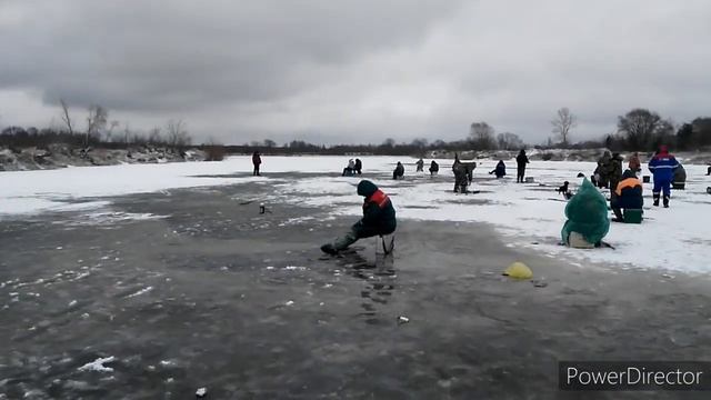 Рыбалка в Светлогорске на Березине. Долгожданный третий лёд...