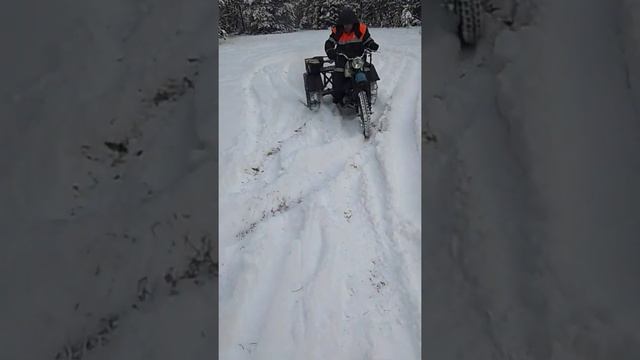 на трицикле по снегу смотреть онлайн