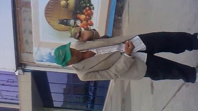 Бомж исполняет приватный танец.mp4 смотреть онлайн