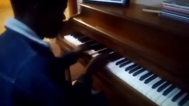 jazz on portable piano смотреть онлайн