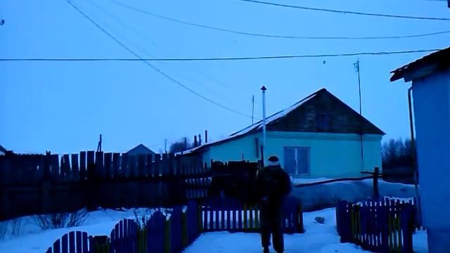 теннисный мяч на резинке смотреть онлайн