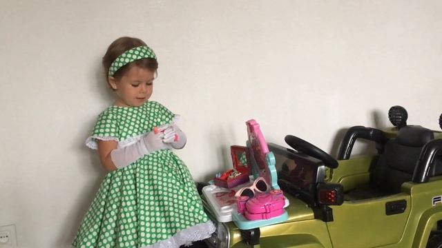 SOFI_YA как готовится юная модница на ретро утренник 70-х смотреть онлайн