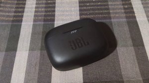jbl tune 230 nc tws, один наушник играет тише второго, начали играть тише. Решение проблемы.