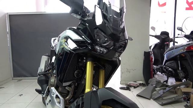 The 2020 HONDA AFRICA TWIN 1100 adventure motorcycle walkaround смотреть онлайн