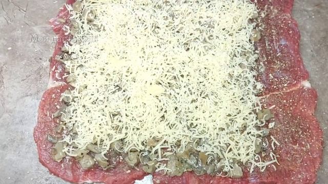 Это МЯСО на Праздничном Столе разлетится в Миг! Тает во Рту! Обалденный Мясной РУЛЕТ в духовке смотреть онлайн