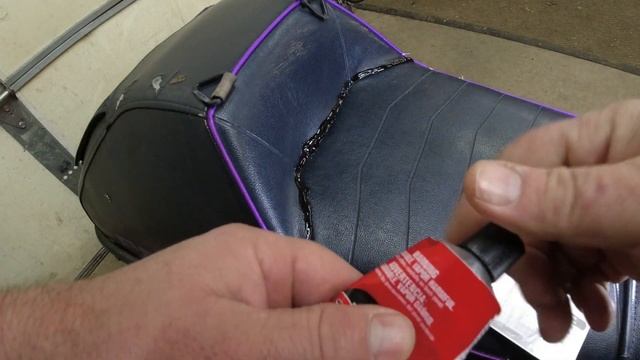 Does Shoe Goo work for Snowmobile Seat Repairs? Yes it does! Vintage sled seat torn seat. смотреть онлайн