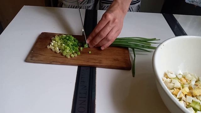 Нежный и вкуснейший весенний салат ?Приготовит каждый?? смотреть онлайн