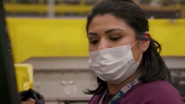 Amazon Delivering Smiles + FOHC | ABC 7 Chicago смотреть онлайн