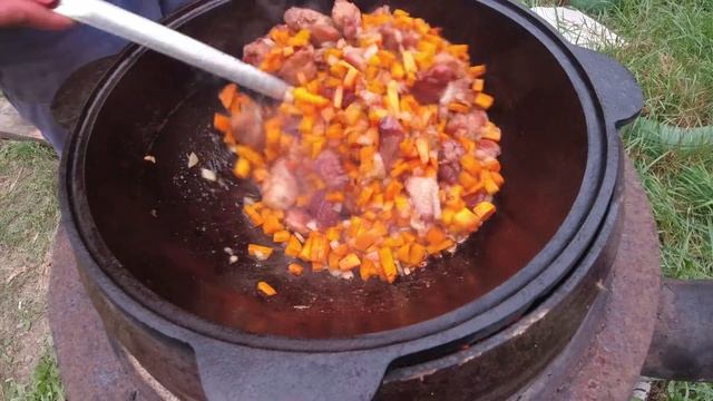 Макароны в казане. Готовим на костре. Вкусно или нет смотреть онлайн