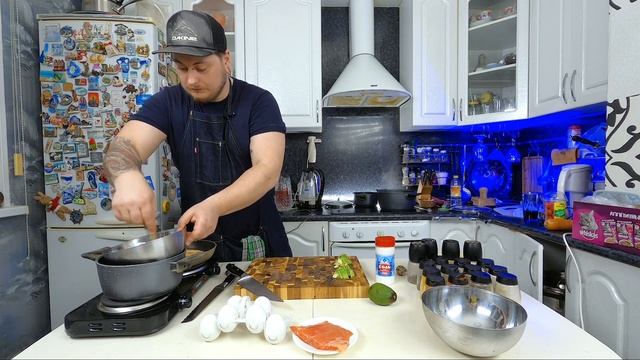 ЯЙЦА БЕНЕДИКТ с лососем и авокадо смотреть онлайн